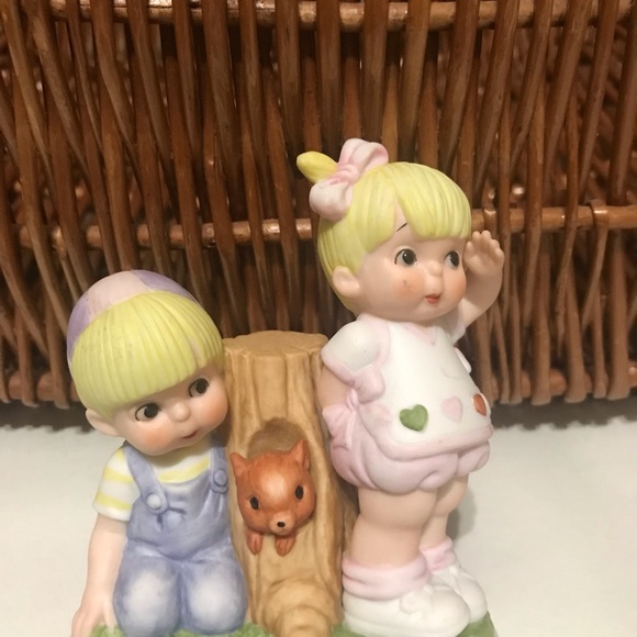 American Heirloom Figurine, Loran & Lee “Hide n’ Seek” created by Debbie Jarratt - Picture 3 of 5